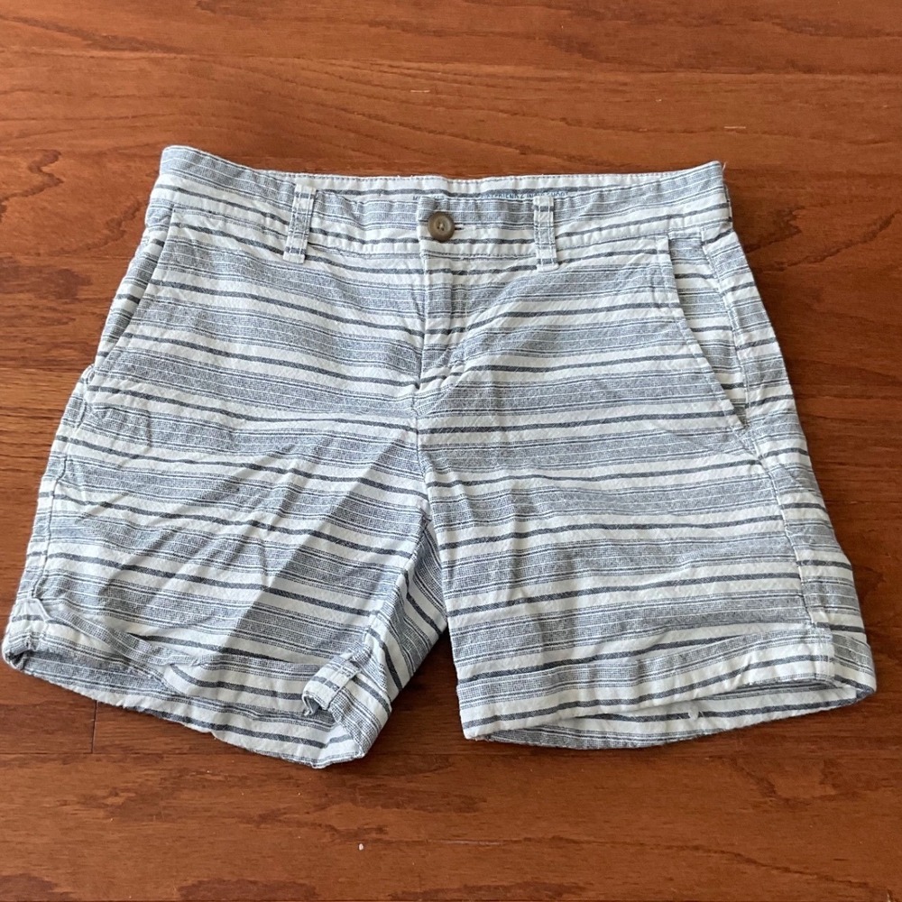 Khakis by Gap Girlfriend 6 Inch Short Striped Women's Size 0‎